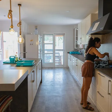 Duque Nest 호스텔 아데제