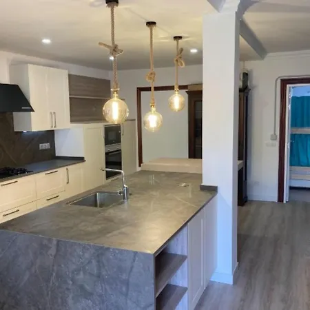 بيت شباب Duque Nest *