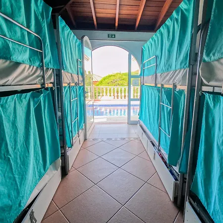 بيت شباب Duque Nest