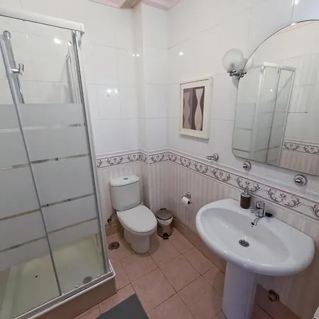 Duque Nest أذيخي