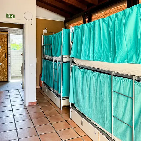 Duque Nest بيت شباب