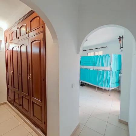 بيت شباب Duque Nest *