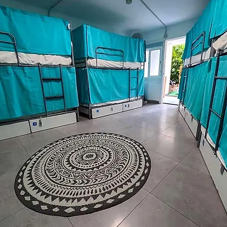 Duque Nest 旅馆 *