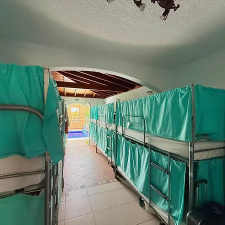 Duque Nest Hostel
