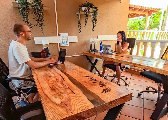 ホステル Duque Nest *