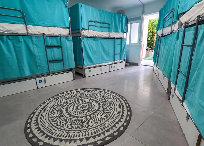 Duque Nest アデヘ