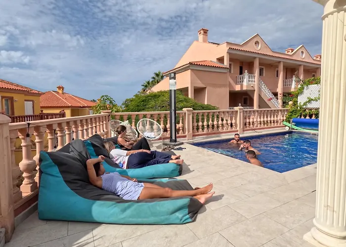 Duque Nest ホステル *